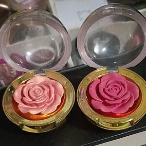 Rose Shaped Pink Blush Set